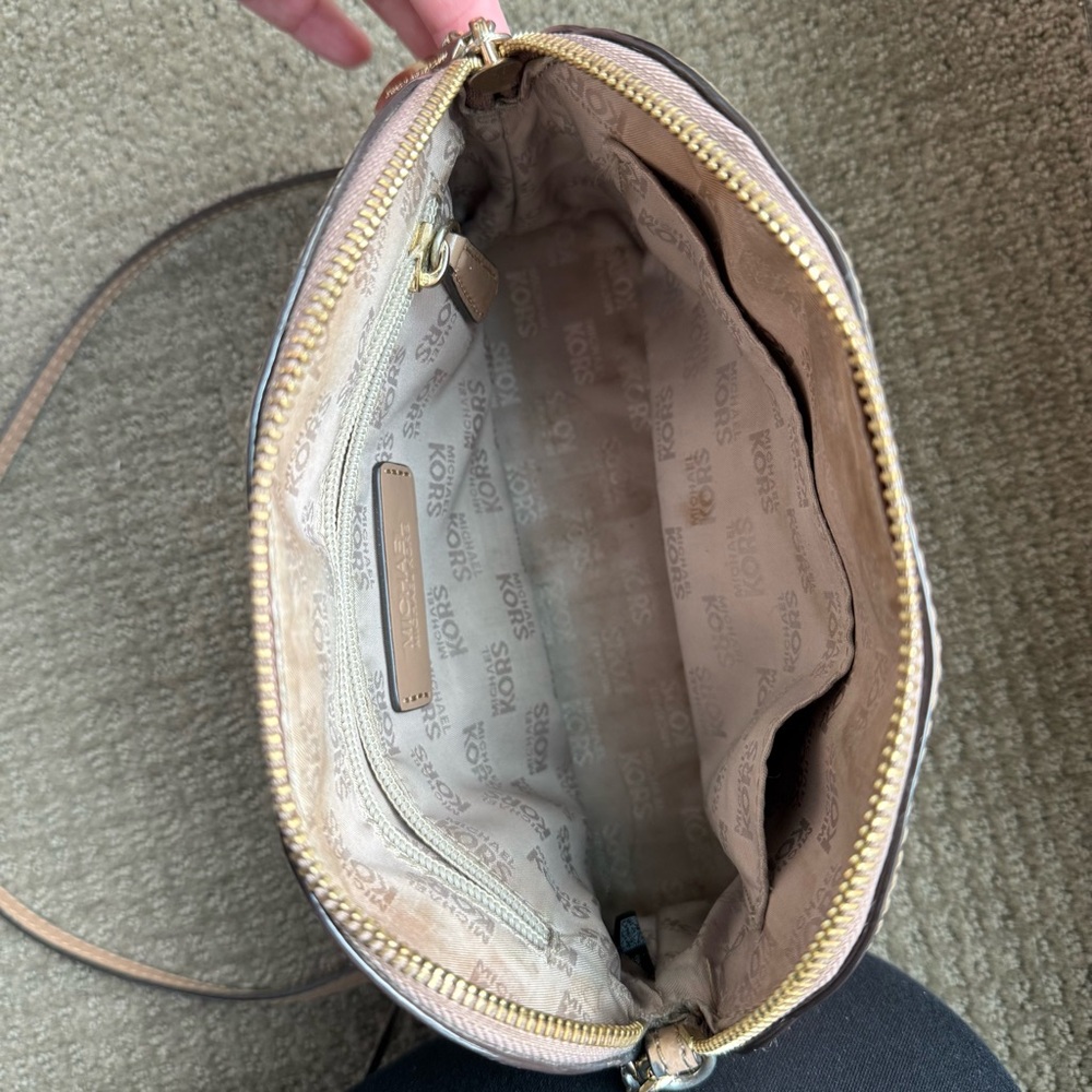 Michael Kors Crossbody - Picture 9 of 9